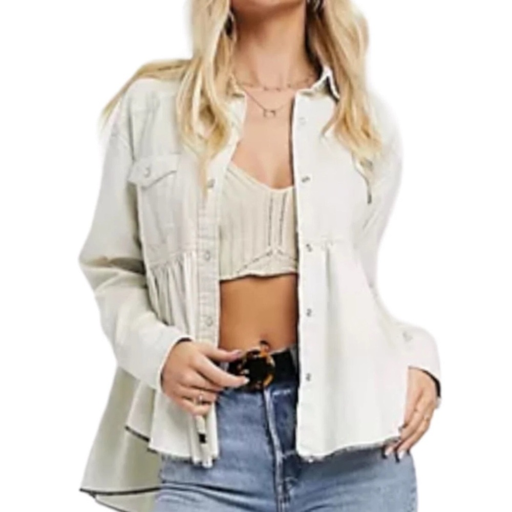 Free People / We The Free
DYLAN Button Down Top / Jacket

Size: X-Small runs big